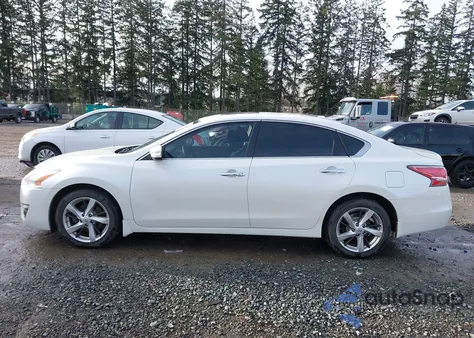2015 Nissan Altima 2.5 Sv z USA, uszkodzony, nr VIN 1N4AL3AP3FC140243